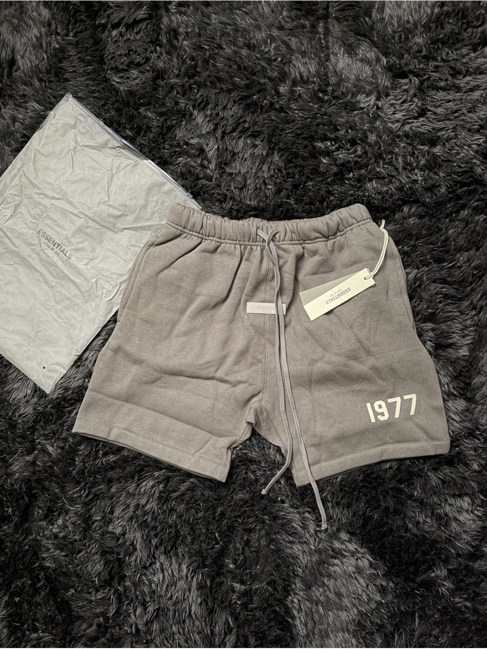 ESSENTIALS Men’s 1977 Fleece Shorts - limo